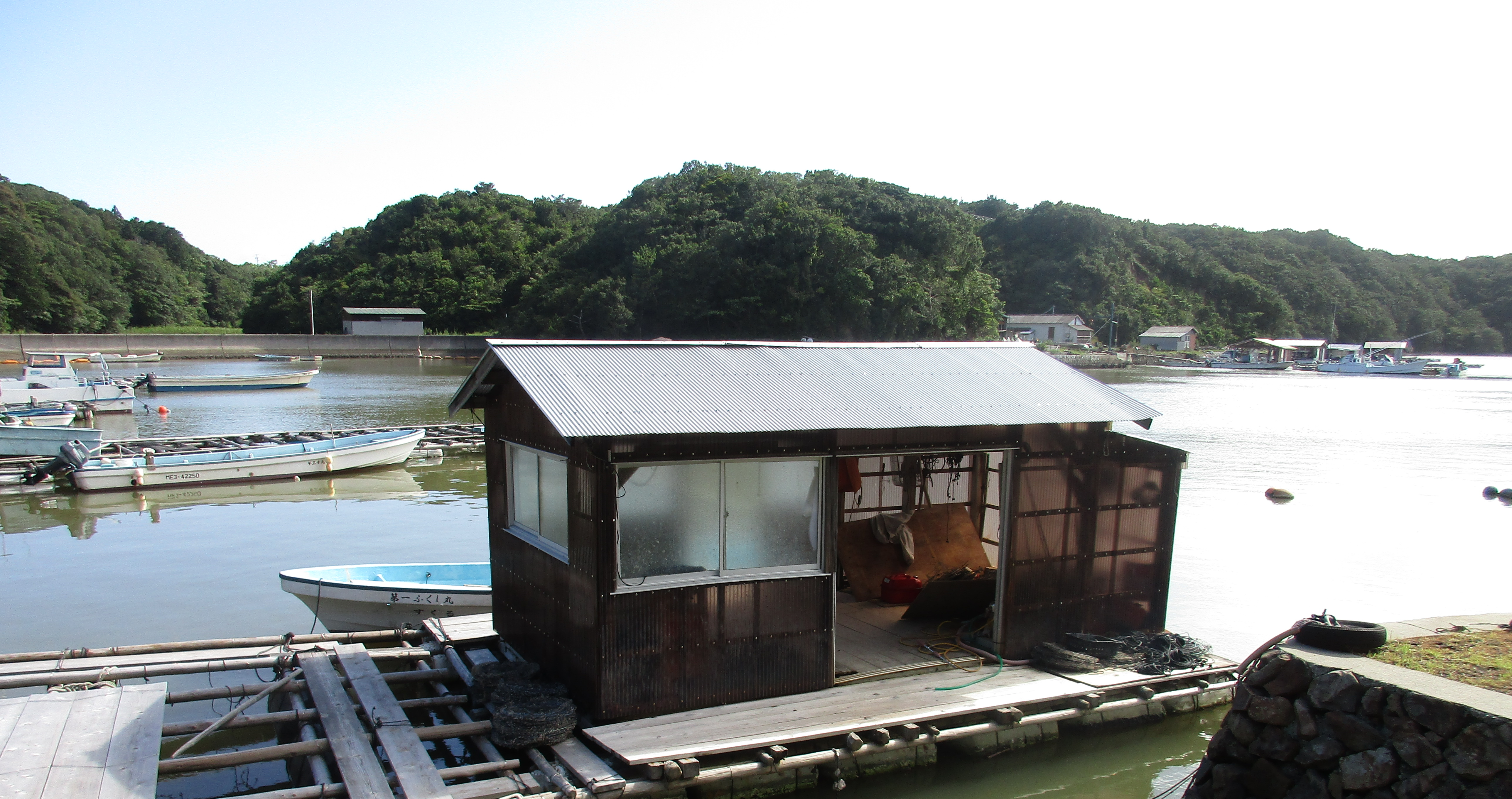 牡蠣養殖作業場